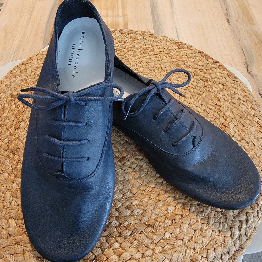 ANOTHER SOLE ♡ Leather Flats size 39 (8.5) women’s navy blue